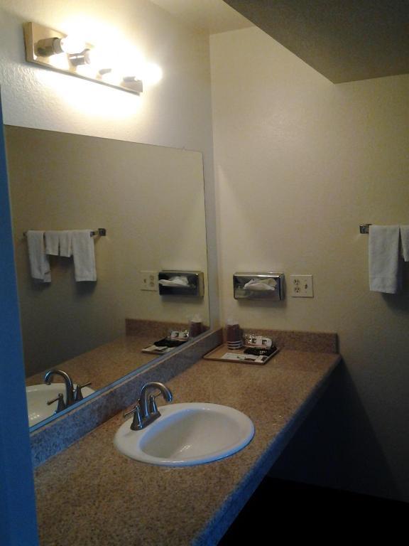 Holiday Motel Окдейл Экстерьер фото
