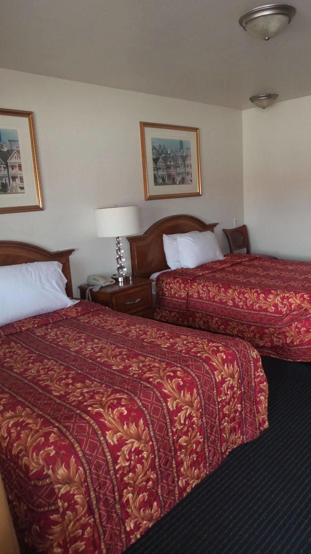 Holiday Motel Окдейл Экстерьер фото