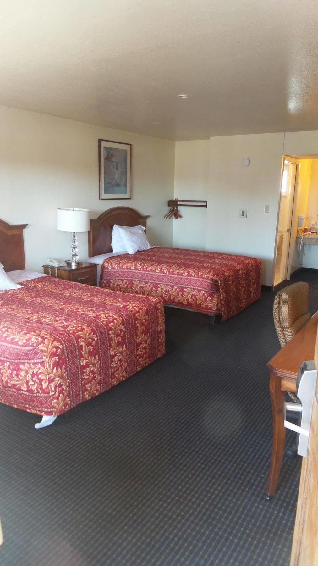 Holiday Motel Окдейл Экстерьер фото
