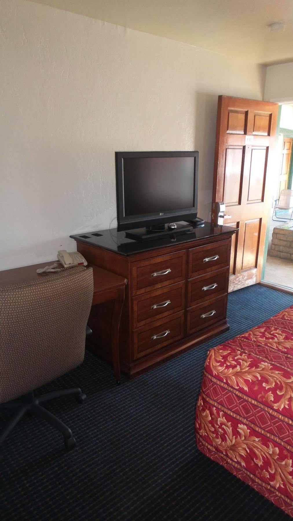 Holiday Motel Окдейл Экстерьер фото